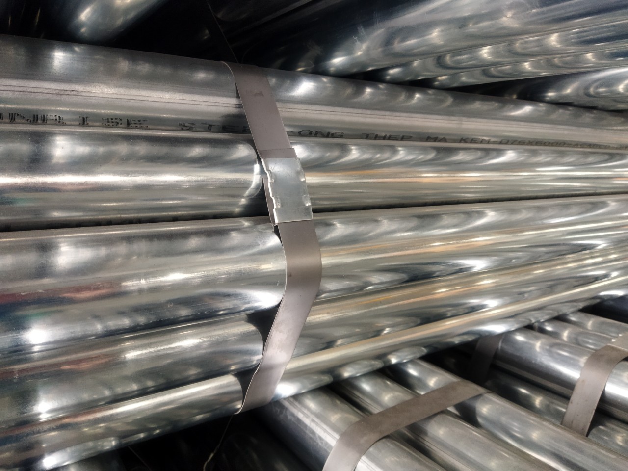 gia-thep-ong-hoa-phat-hom-nay-tai-binh-tan