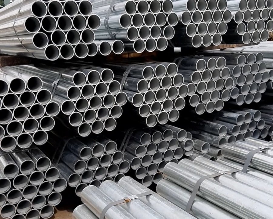 ban-sat-thep-xay-dung-tai-binh-tan-uy-tin