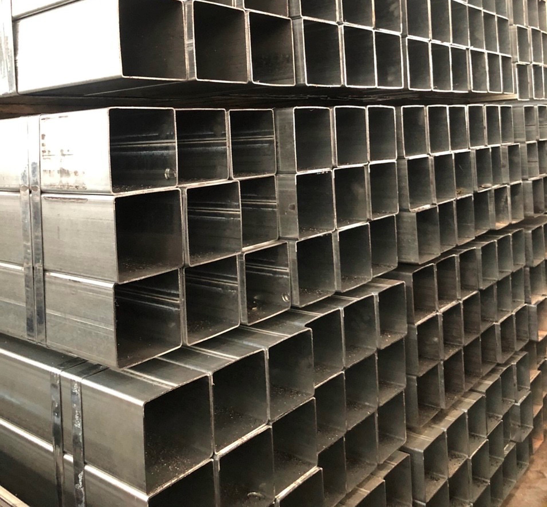 cua-hang-sat-thep-uy-tin-tai-tan-phu