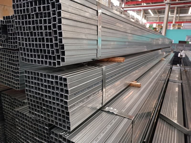 mua-sat-thep-xay-dung-so-luong-lon-tan-phu